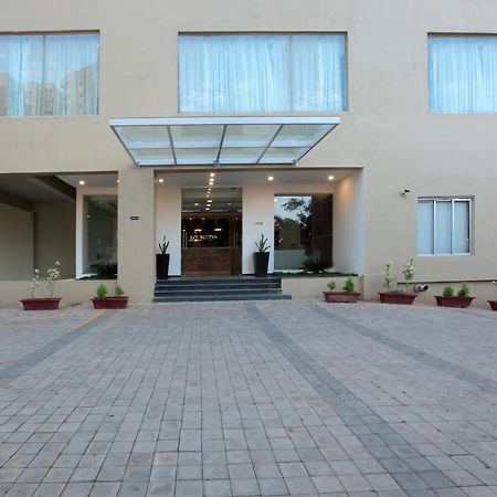 Starlit Suites Bangalore Kammasandra Kültér fotó